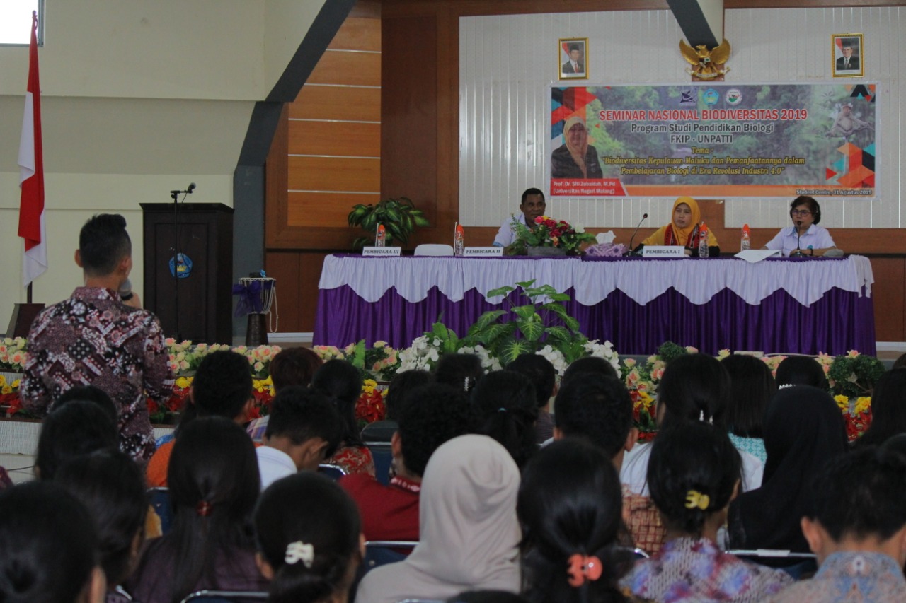 Prof. Dr. Siti Zubaidah menjadi Pembicara Utama pada Seminar Nasional Biodiversitas di FKIP-Universitas Pattimura