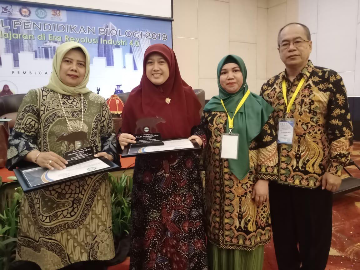 Prof. Siti Zubaidah  Memberikan Kuliah dalam Seminar Nasional Pendidikan Biologi 2019 di Universitas Halu Oleo, Kendari
